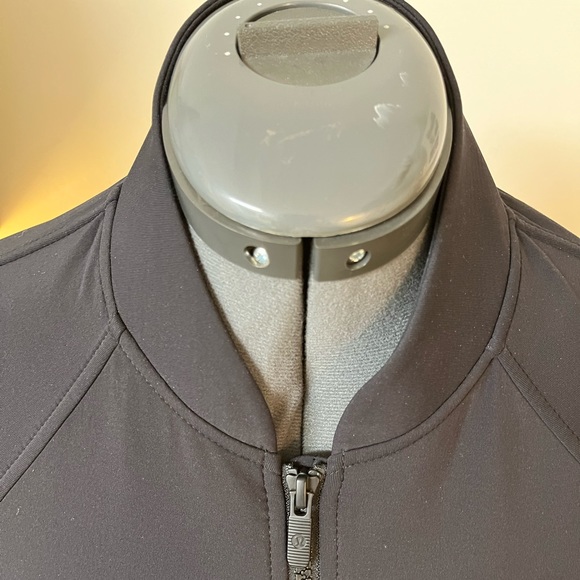 Lululemon stretchy soft scuba material sweater - Picture 6 of 6